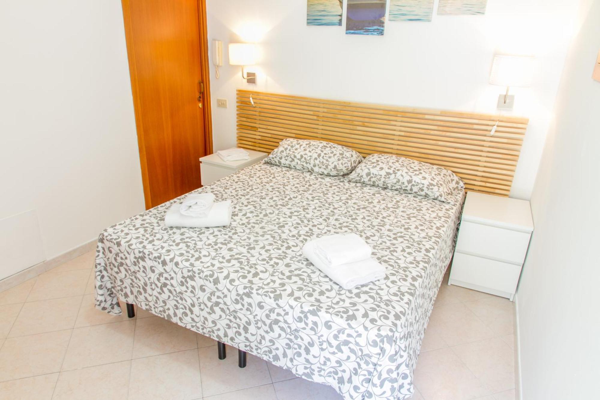 Hotel Ai Candelori Cefalù Exterior foto